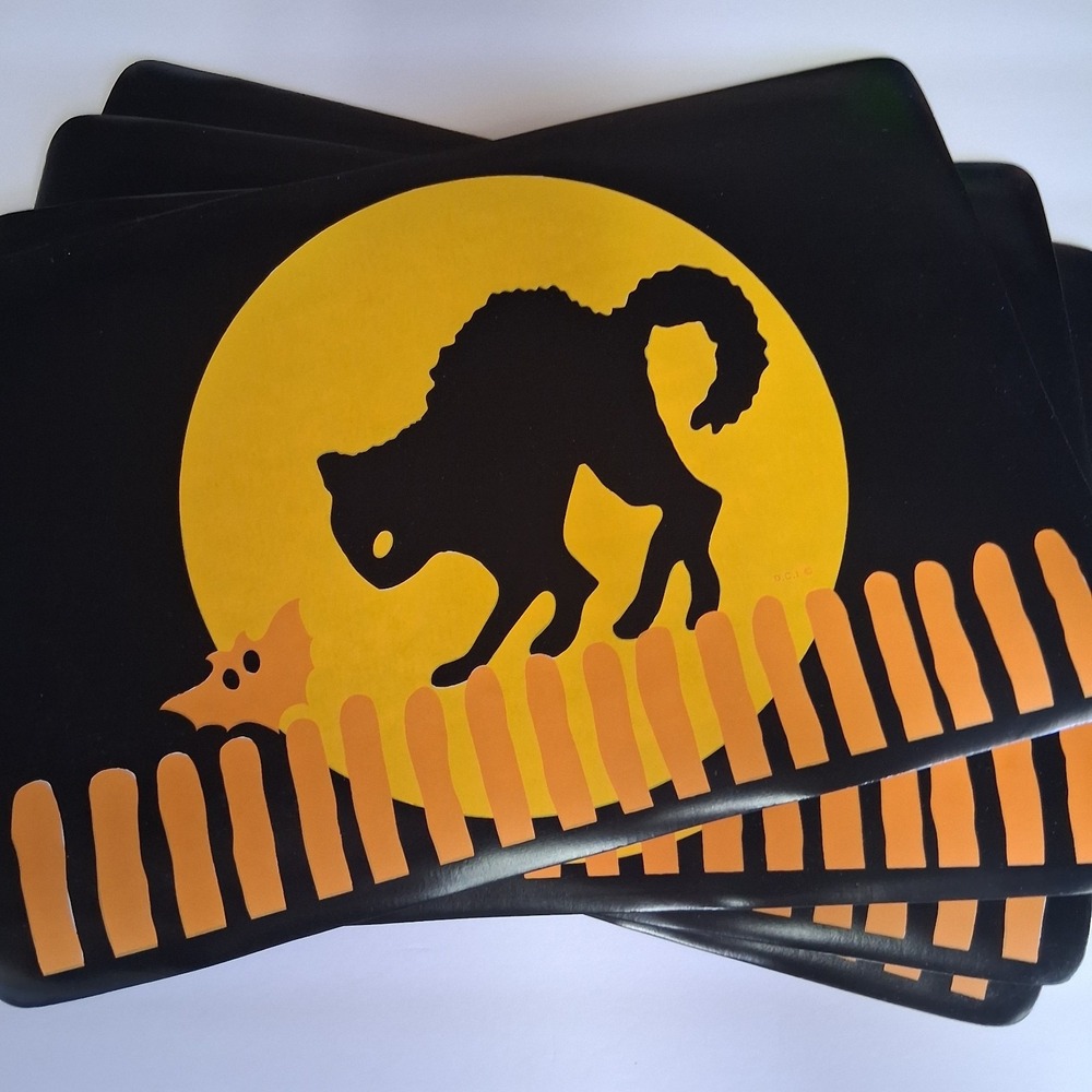 Vtg Halloween Placemats Set of 4 Black Cat Moon Bat Vinyl Graphic DCI MCM - Picture 1 of 13
